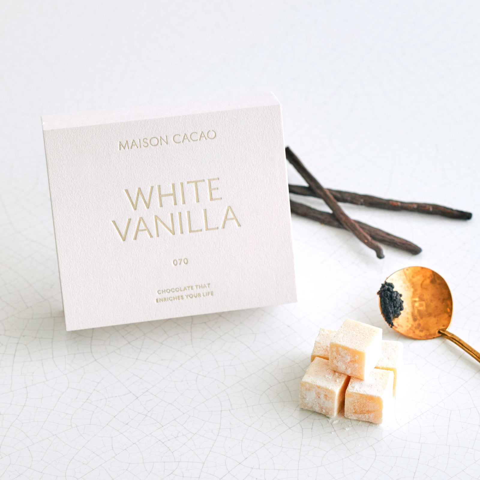 岡モータース　ホワイトチョコレート　箱付き white_vanilla_220218_cacao4110